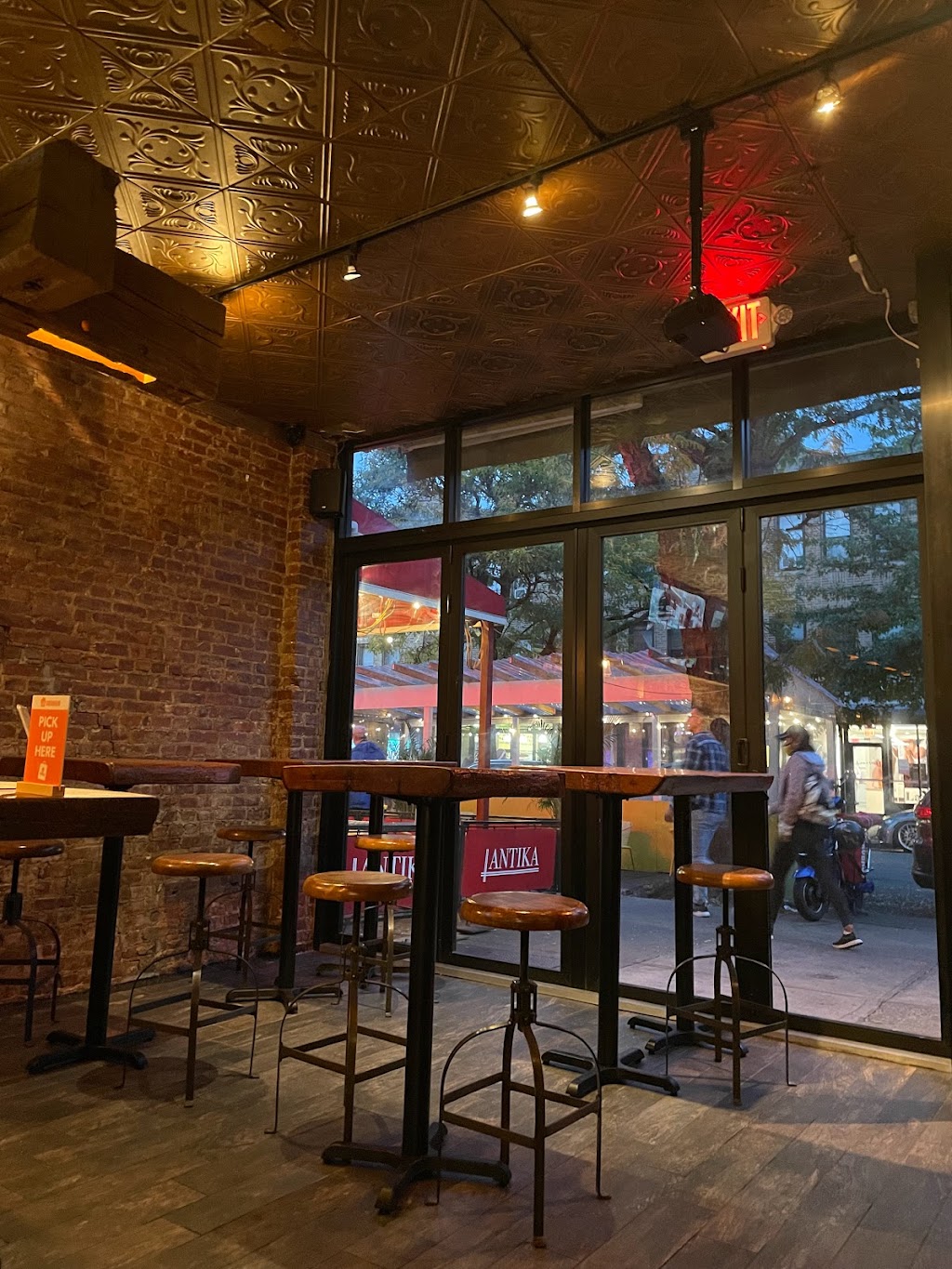 Mad For Chicken Astoria | restaurant | 36-10 30th Ave., Queens, NY 11103, USA | 7184339272 OR +1 718-433-9272