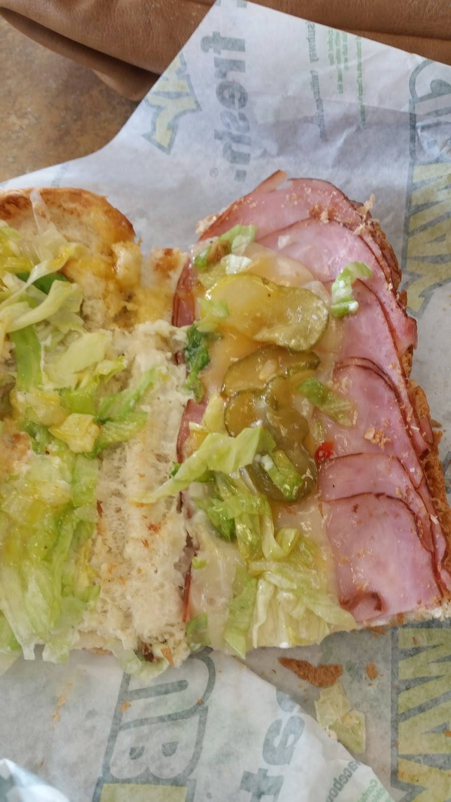 Subway Restaurants | restaurant | 3382 Main St, Buffalo, NY 14214, USA | 7168346878 OR +1 716-834-6878