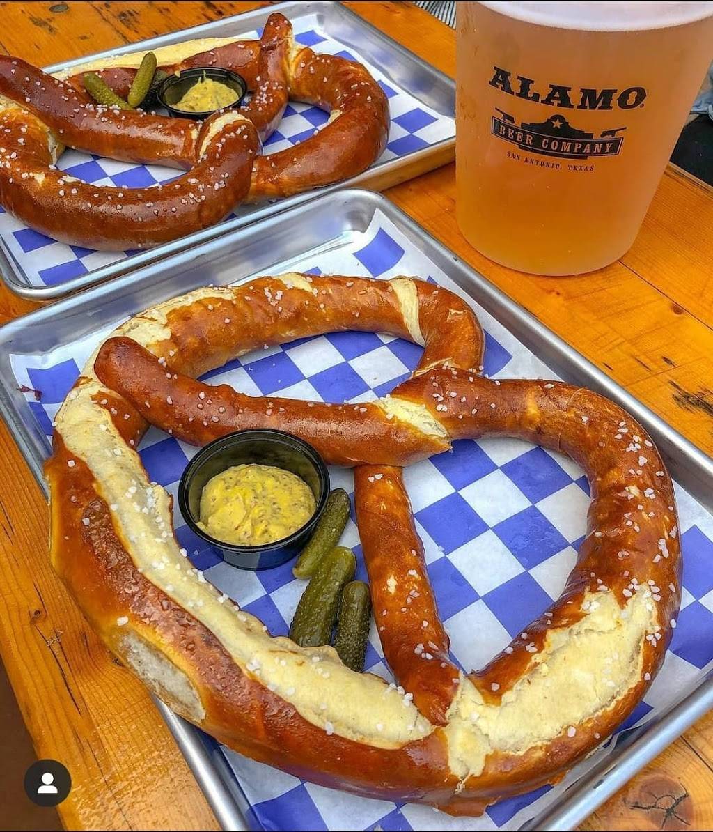 Alamo Beer Company | restaurant | 202 Lamar St, San Antonio, TX 78202, USA | 2108725589 OR +1 210-872-5589