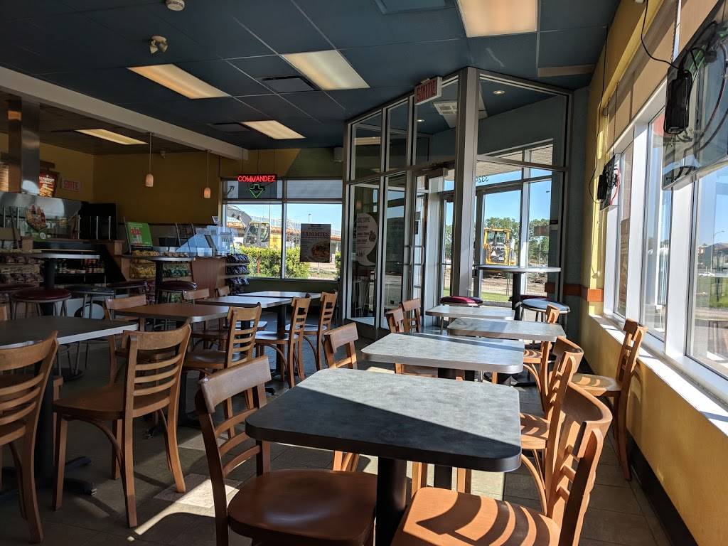 Quiznos | restaurant | 3324 Rue du Carrefour, Québec, QC G1C 7E1, Canada | 4186605499 OR +1 418-660-5499