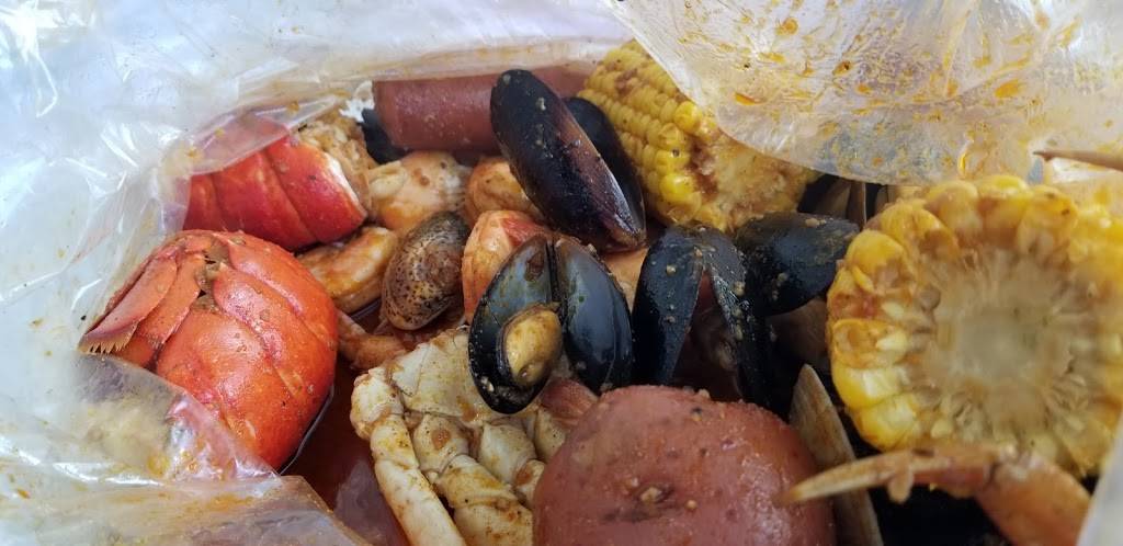 The Seafood Trap | restaurant | 1552 E Grand St, Des Moines, IA 50316, USA | 5152666244 OR +1 515-266-6244