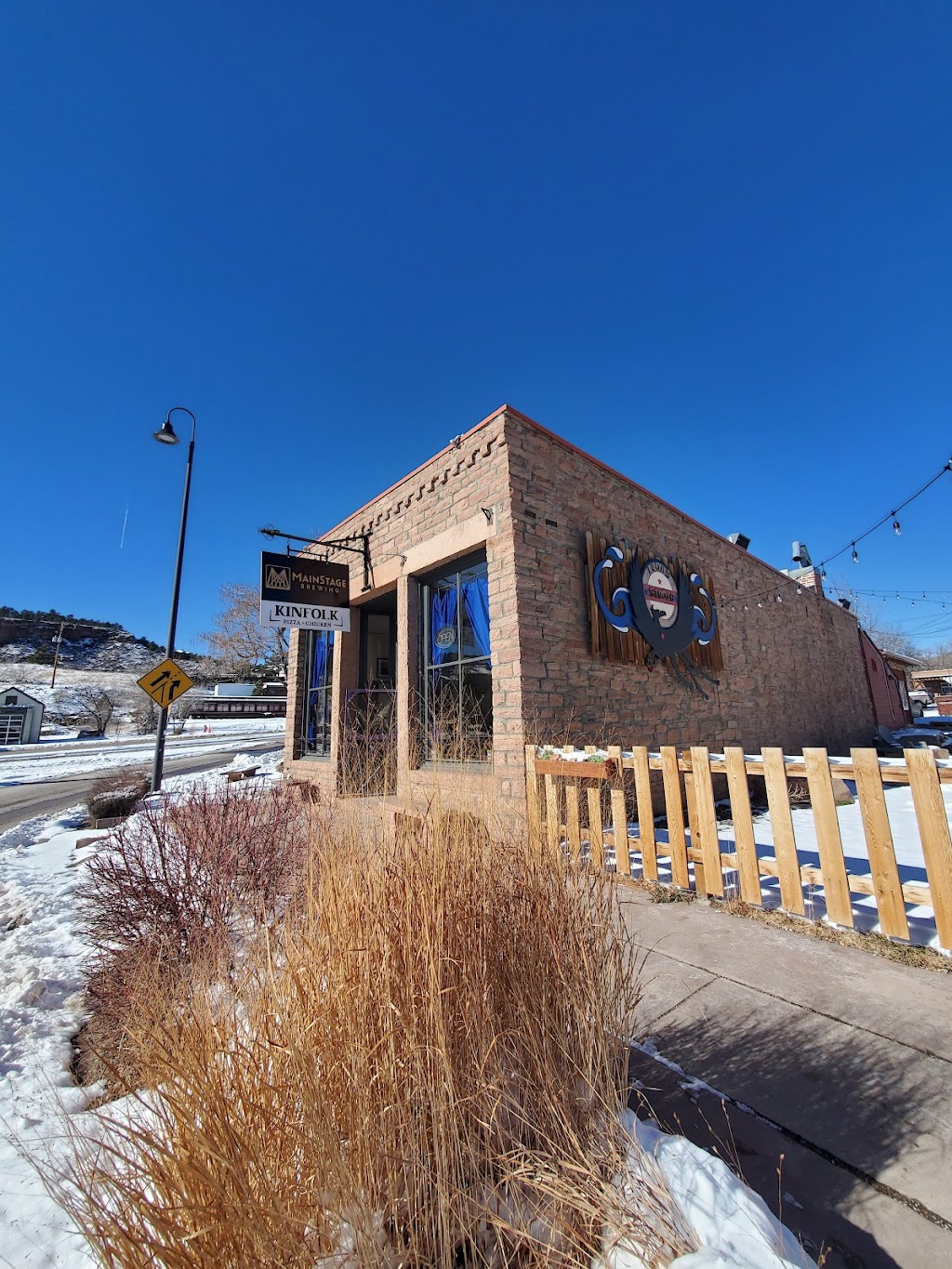 Kinfolk Pizza + Chicken | restaurant | 450 Main St, Lyons, CO 80540, USA | 7204008075 OR +1 720-400-8075