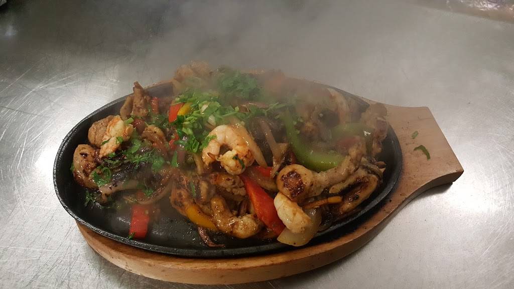 Del Mar Mexican Seafood Bar & Grill | restaurant | 17509 Foothill Blvd, Fontana, CA 92335, USA | 9094284716 OR +1 909-428-4716