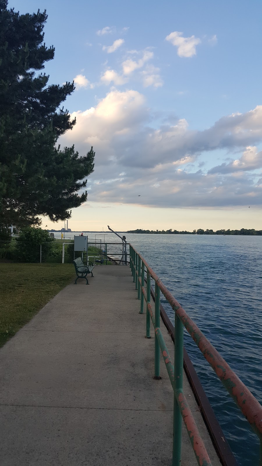 Gars Lounge | restaurant | 142 S Water St, Marine City, MI 48039, USA | 8107654692 OR +1 810-765-4692