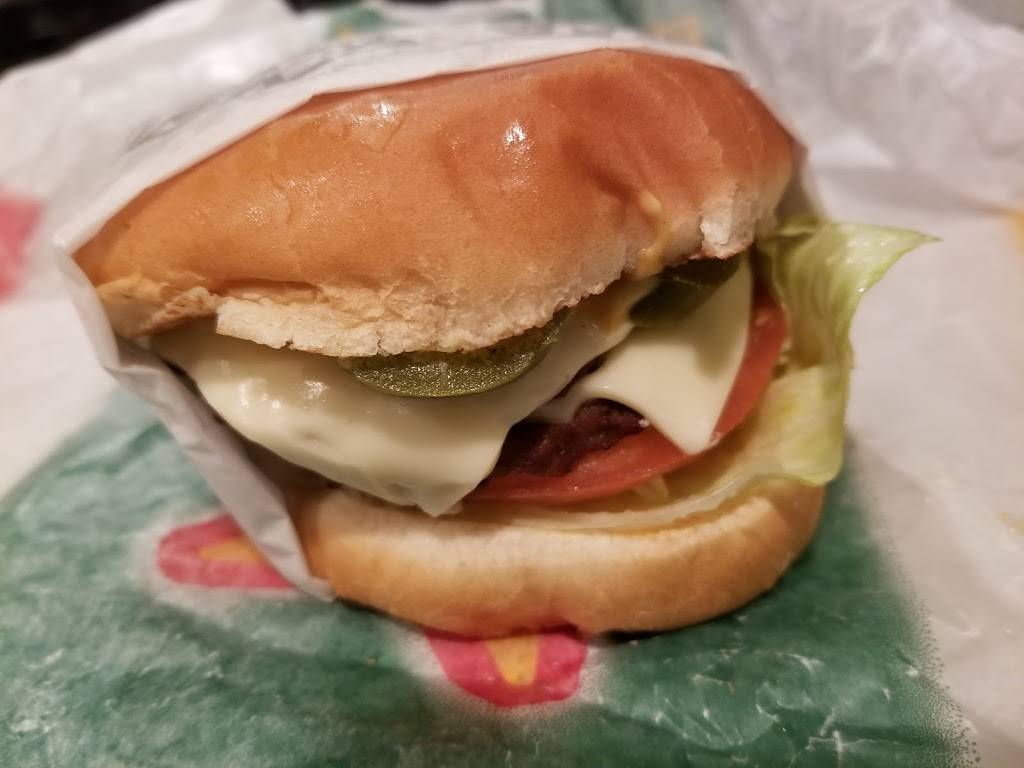 Carls Jr. | restaurant | 401 Las Posas Rd, Camarillo, CA 93010, USA | 8054844588 OR +1 805-484-4588