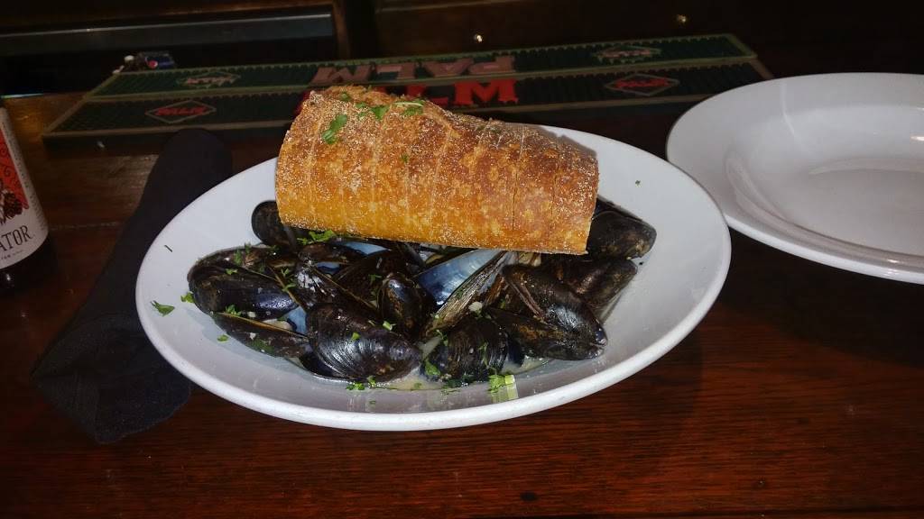 Campbells Place | restaurant | 8337 Germantown Ave, Philadelphia, PA 19118, USA | 2152421818 OR +1 215-242-1818