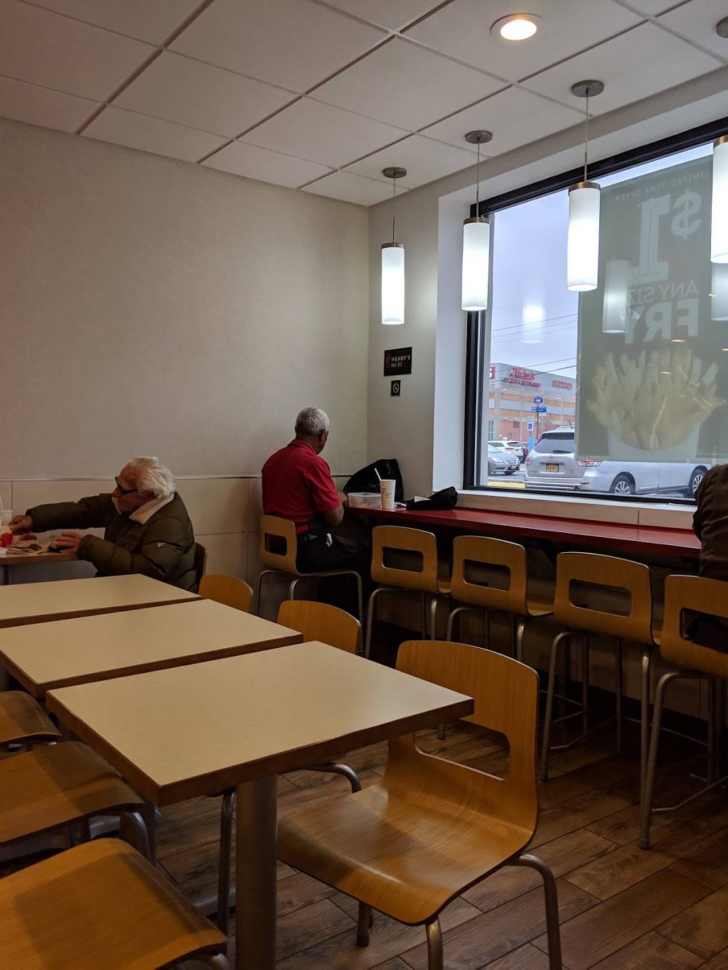 Wendys | restaurant | 90-13 Metropolitan Ave, Rego Park, NY 11374, USA | 7182756221 OR +1 718-275-6221