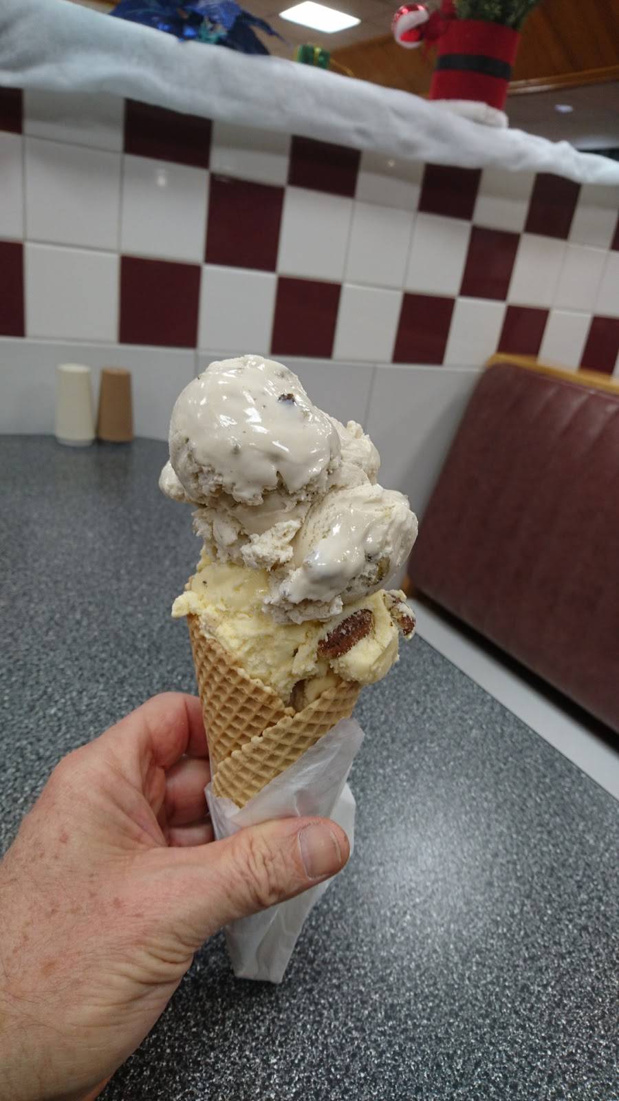 Braums Ice Cream & Burger Restaurant | restaurant | 4374 W Sunset Ave, Springdale, AR 72762, USA | 4797510305 OR +1 479-751-0305