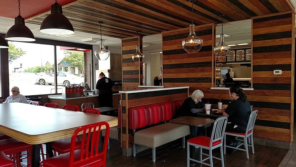 Arbys | restaurant | 7314 Shallowford Rd, Chattanooga, TN 37421, USA | 4238992660 OR +1 423-899-2660