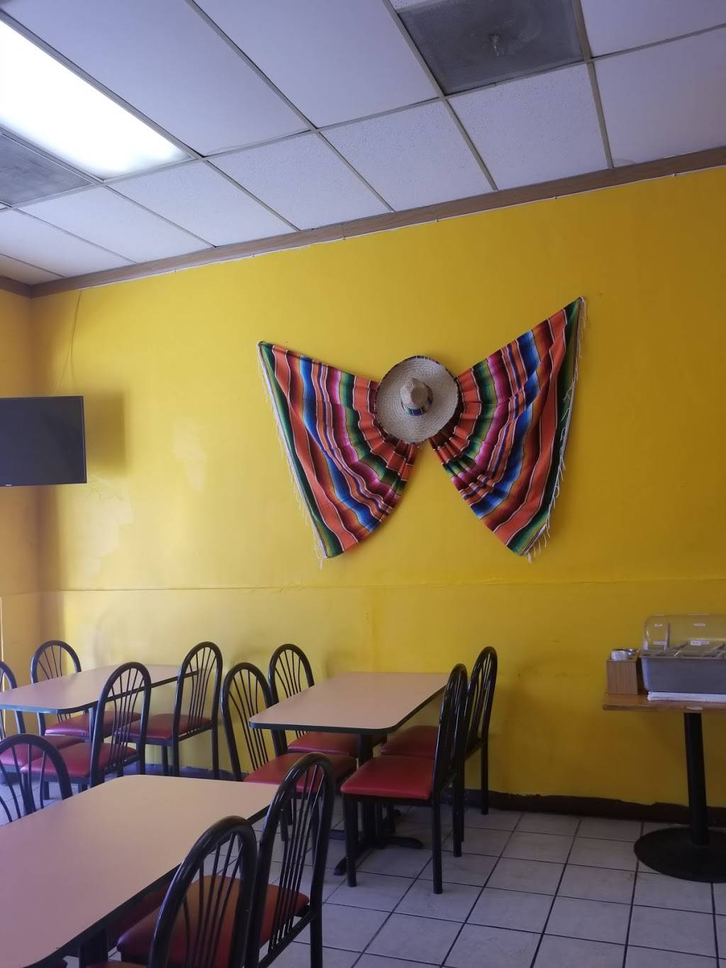 Lilys Tacos | restaurant | 3514, 715 N Main St, Santa Ana, CA 92701, USA | 7146163223 OR +1 714-616-3223