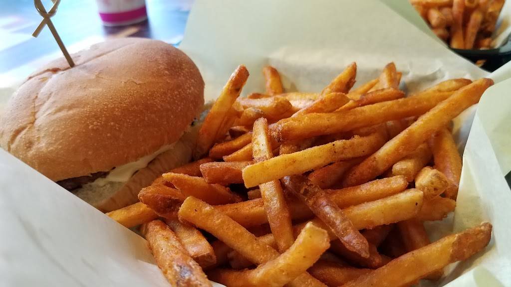 Miami Grill | restaurant | 750 W Sample Rd, Pompano Beach, FL 33064, USA | 9547821270 OR +1 954-782-1270