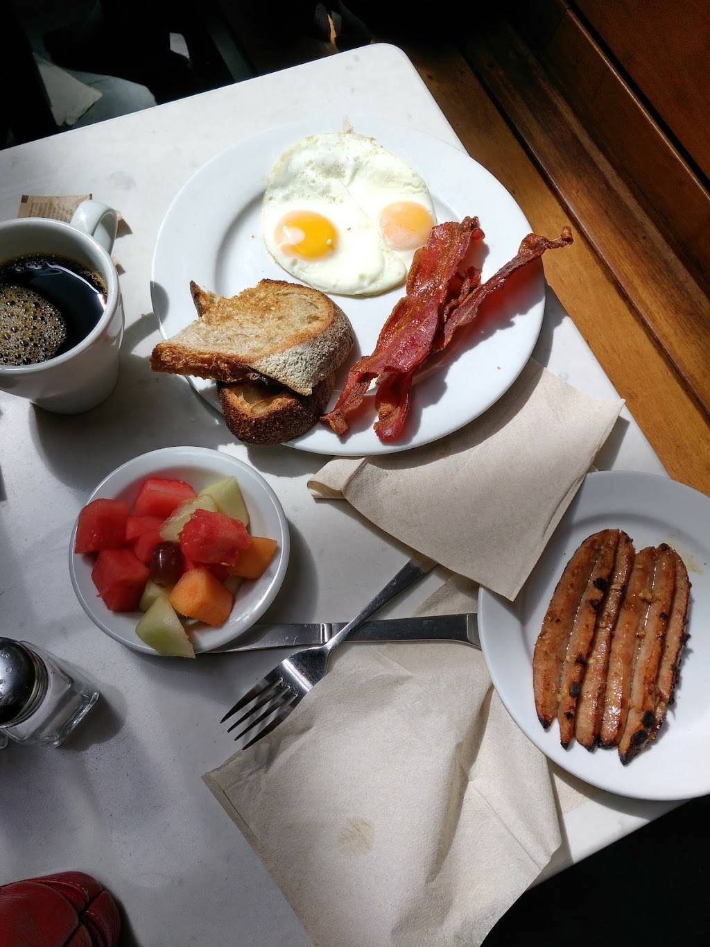 Rigolo Café | cafe | 3465 California St, San Francisco, CA 94118, USA | 4158767777 OR +1 415-876-7777