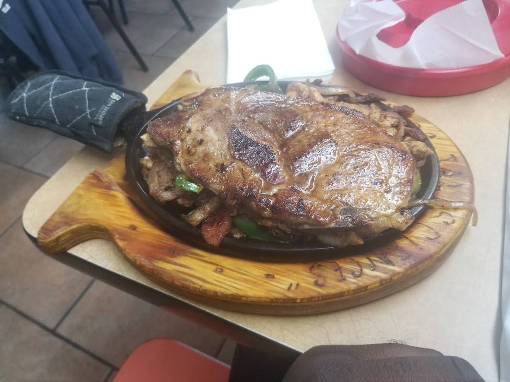 Jaliscienses Mexican Restaurant | restaurant | 717 E Ben White Blvd, Austin, TX 78704, USA | 5124454866 OR +1 512-445-4866