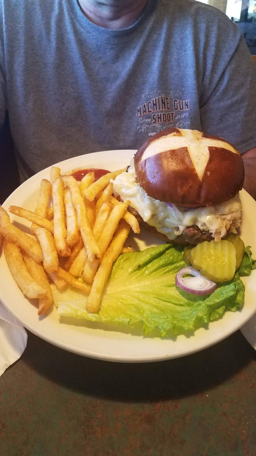 Cadott Family Restaurant | restaurant | 641 WI-27, Cadott, WI 54727, USA | 7159780027 OR +1 715-978-0027