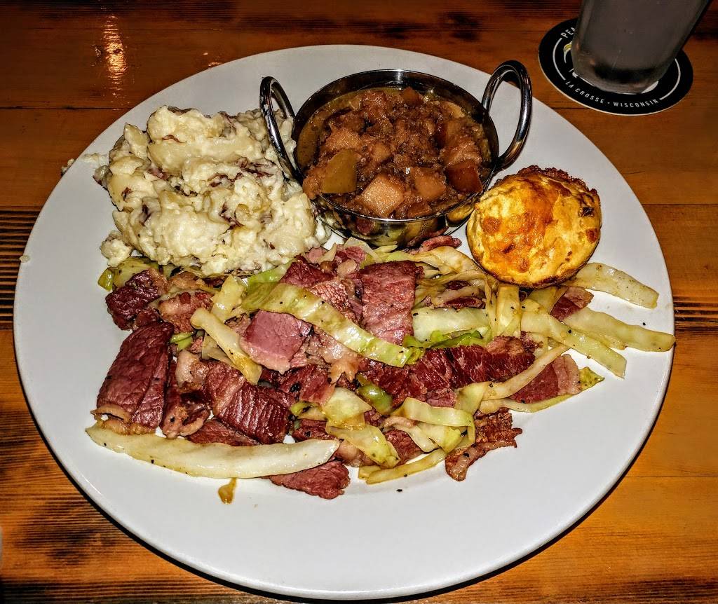 Sasquatch Jacks Hideaway Barroom & Grill | restaurant | 118 10th St SW, Waverly, IA 50677, USA | 3195592444 OR +1 319-559-2444