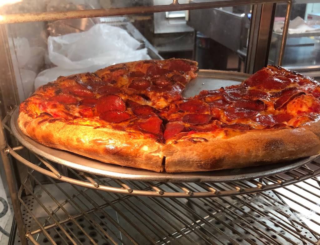 The Rooster Pub And Pizza | restaurant | 34 Main St, Brockport, NY 14420, USA | 5853913099 OR +1 585-391-3099