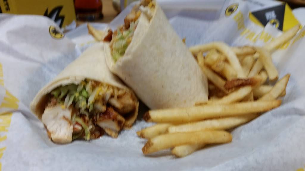 Buffalo Wild Wings | meal takeaway | 307 SW Pine Island Rd, Cape Coral, FL 33991, USA | 2394248024 OR +1 239-424-8024