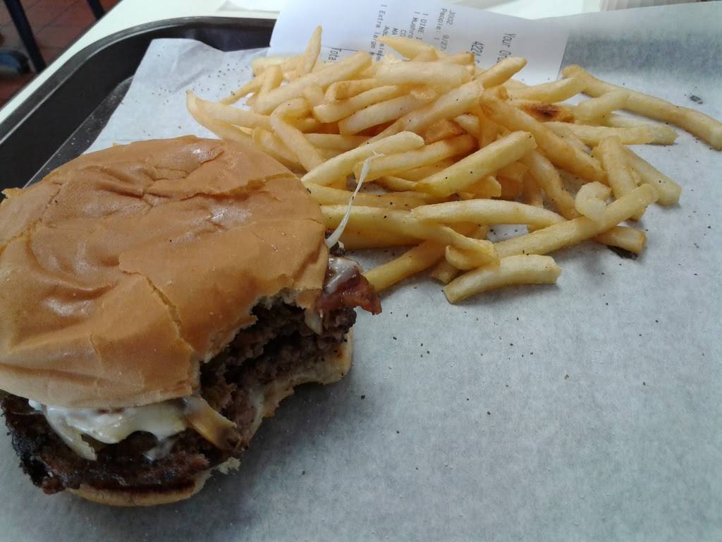 Griffs Hamburgers | restaurant | 4224 E Lancaster Ave, Fort Worth, TX 76103, USA | 8175348222 OR +1 817-534-8222