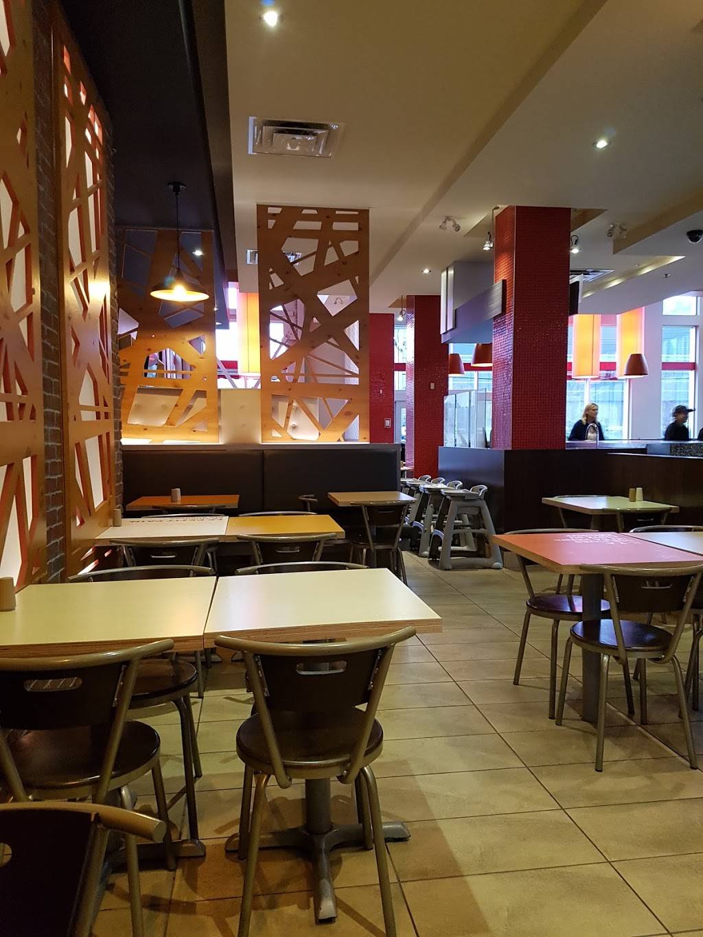 Harveys | restaurant | 1300 Boulevard Marcel-Laurin, Saint-Laurent, QC H4R 1J9, Canada | 5144394733 OR +1 514-439-4733