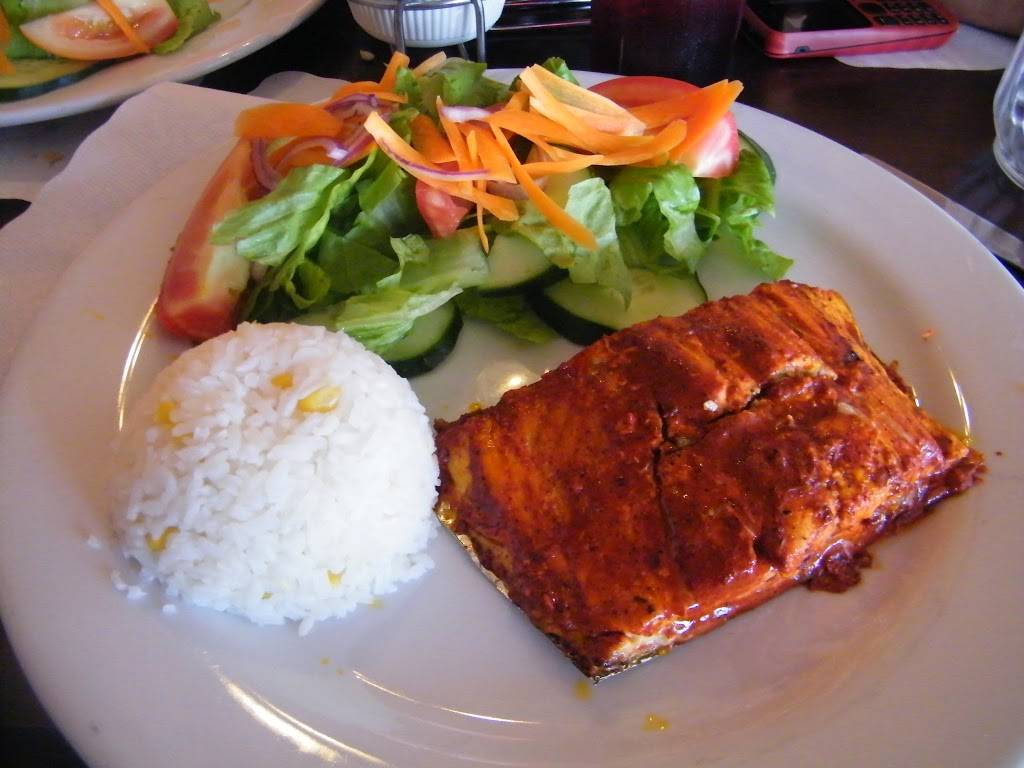 La Casa del Salmón Otay | restaurant | Bulevar Lázaro Cárdenas 2502-2, Maestros Universitarios, 22457 Tijuana, B.C., Mexico | 016646470783 OR +52 664 647 0783