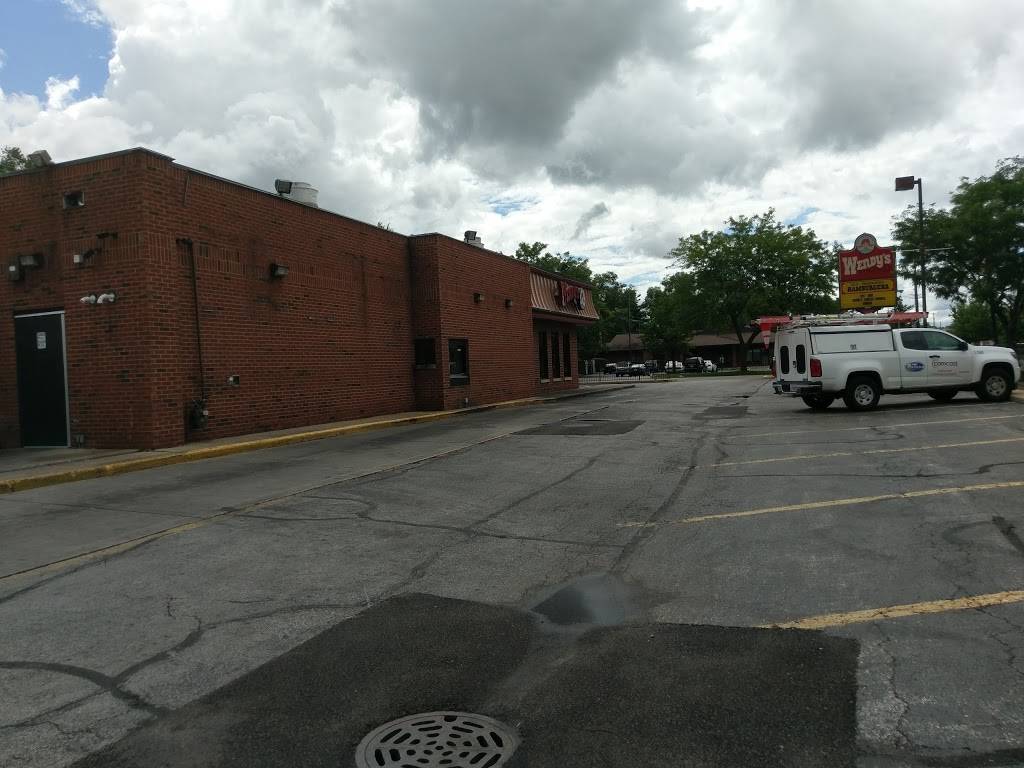 Wendys | restaurant | 758 W 117th St, Chicago, IL 60628, USA | 7732647920 OR +1 773-264-7920
