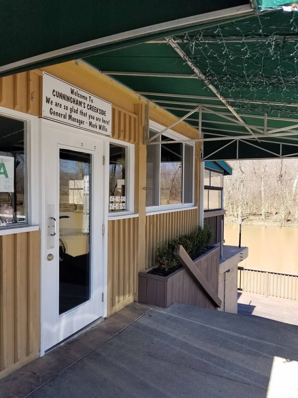 Cunninghams Creekside | restaurant | 6301 River Rd, Prospect, KY 40059, USA | 5022283625 OR +1 502-228-3625