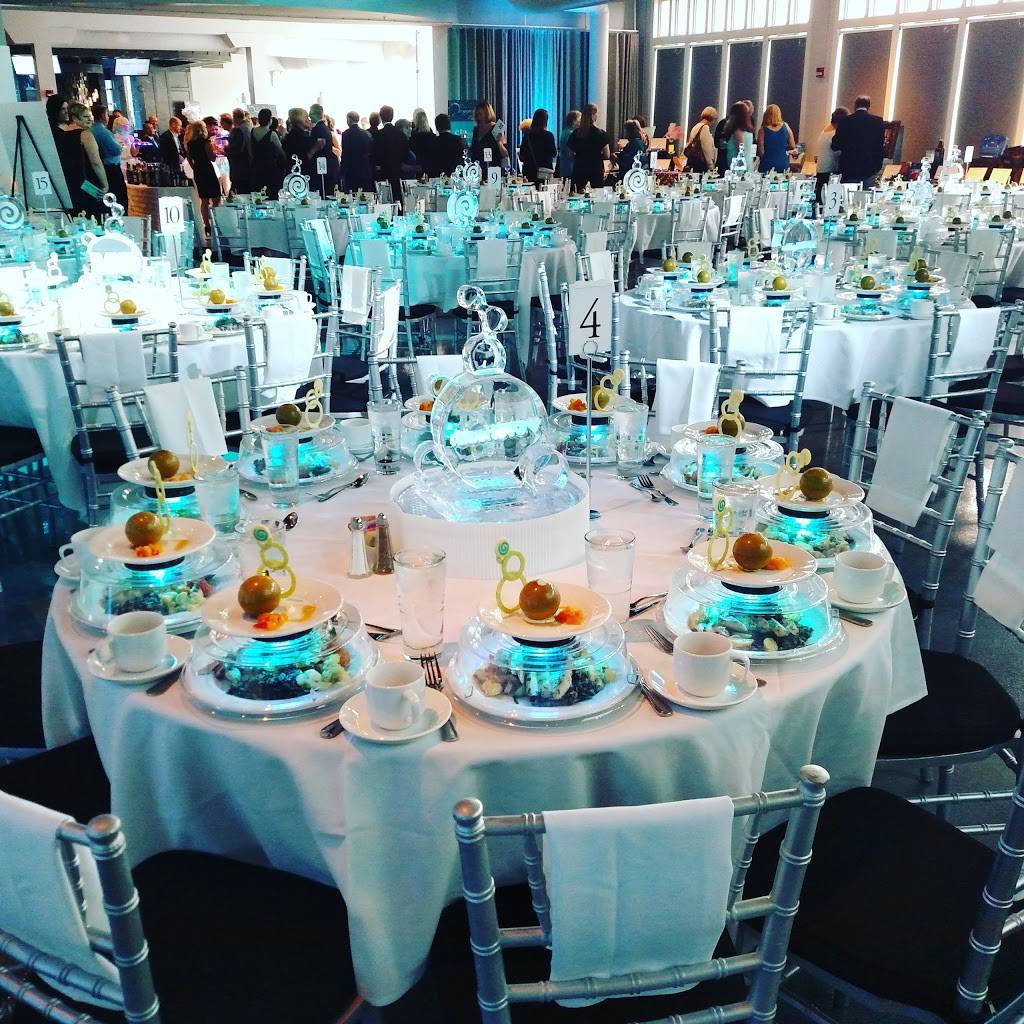 CRAVE Catering & Events | restaurant | 2100 Summer St NE, Minneapolis, MN 55413, USA | 9525625620 OR +1 952-562-5620