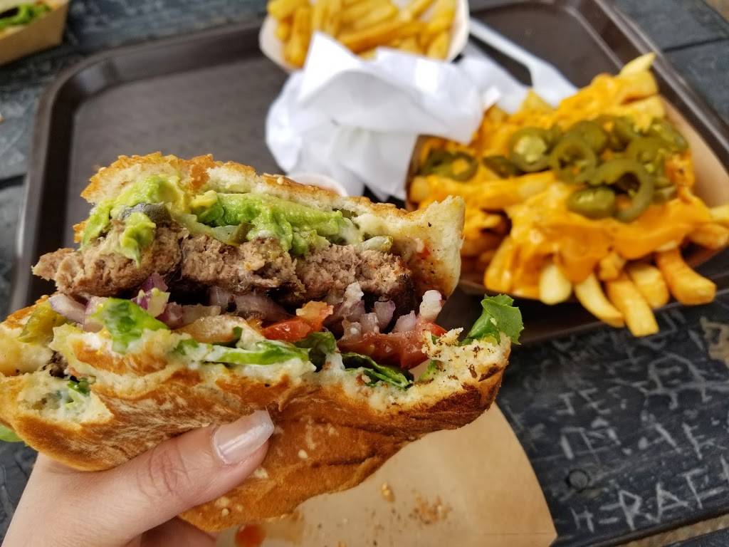Izzys Burger Spa | restaurant | 2591 Lake Tahoe Blvd, South Lake Tahoe, CA 96150, USA | 5305445030 OR +1 530-544-5030