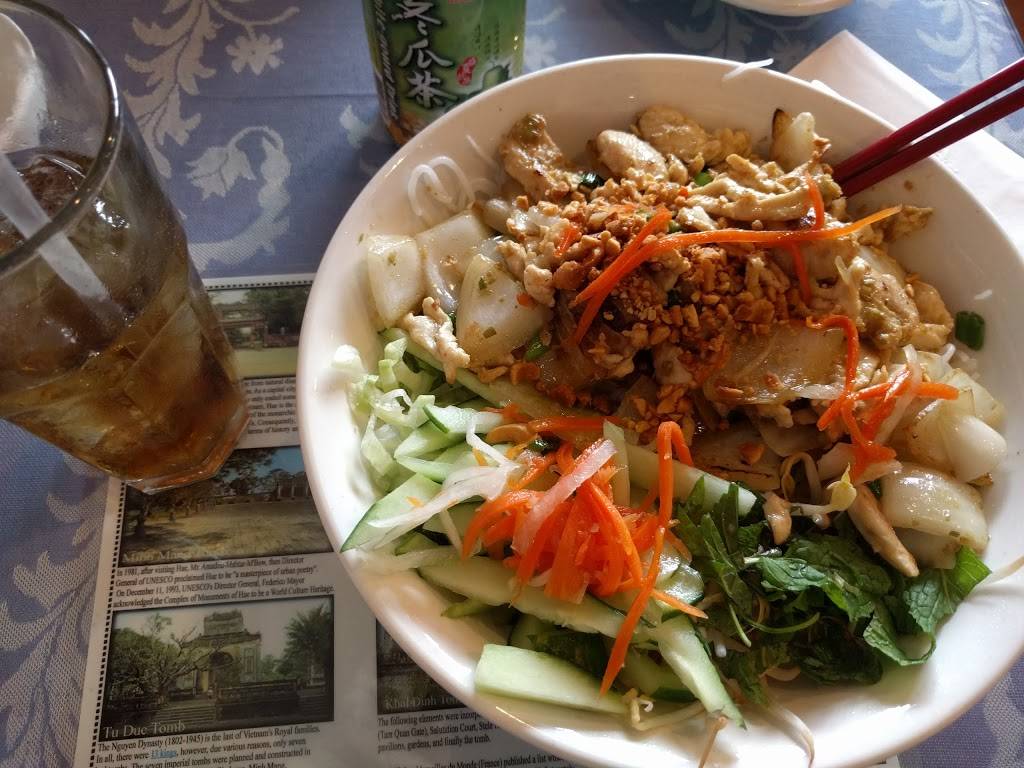 Song Huong | restaurant | 4034 W Waters Ave, Tampa, FL 33614, USA | 8138809676 OR +1 813-880-9676