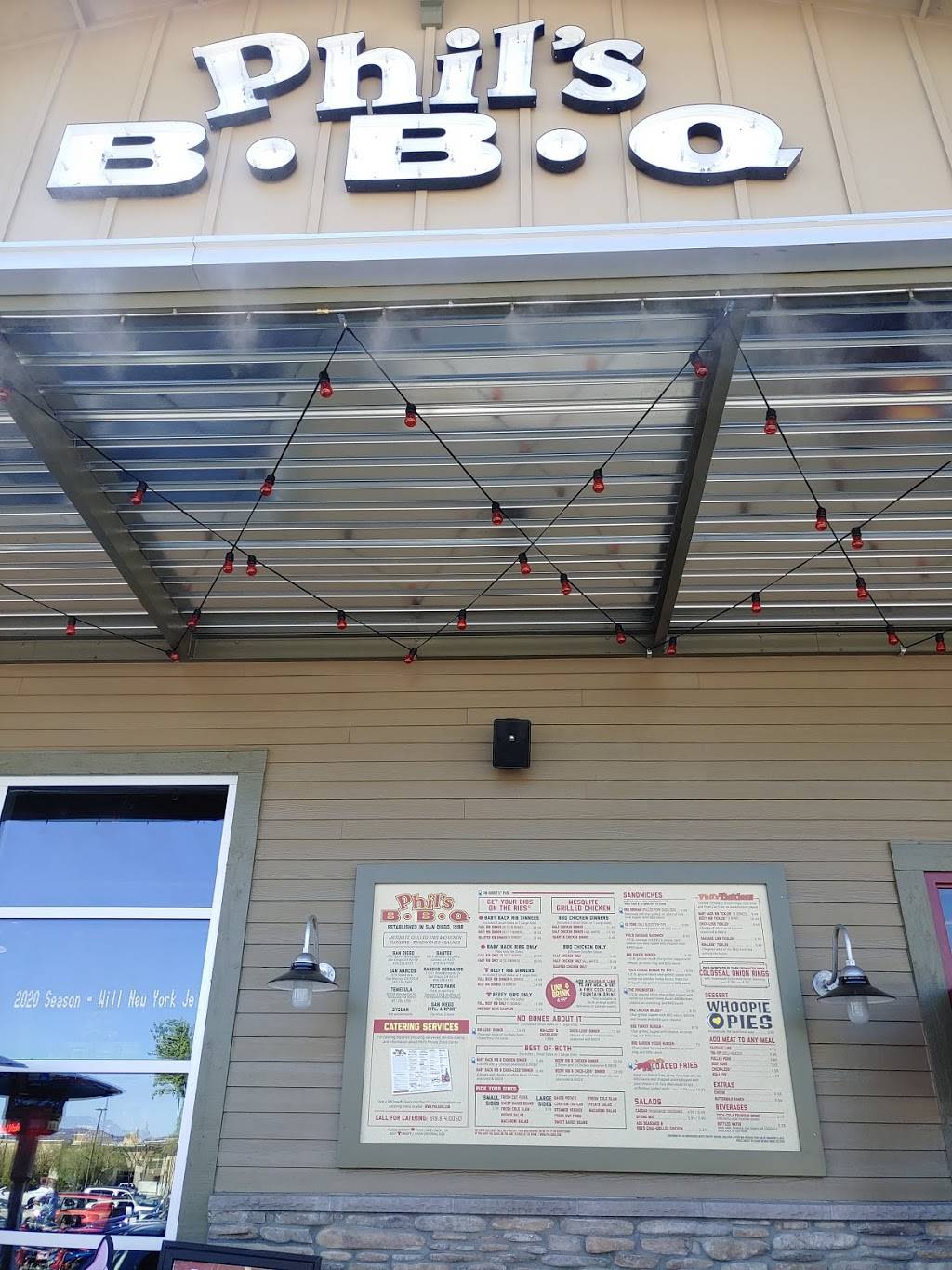 Phils BBQ | restaurant | 40830 Winchester Rd, Temecula, CA 92591, USA | 9512961000 OR +1 951-296-1000