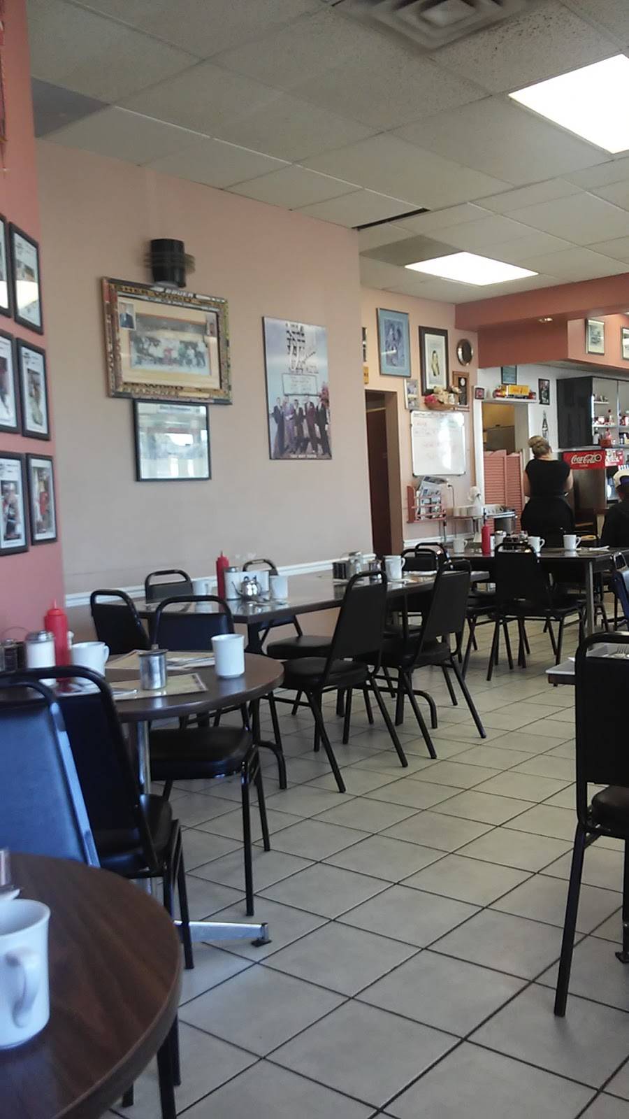 Jerry and Jennys Diner | restaurant | 11256 Tecumseh Rd E, Windsor, ON N8R 1A8, Canada | 5197351313 OR +1 519-735-1313