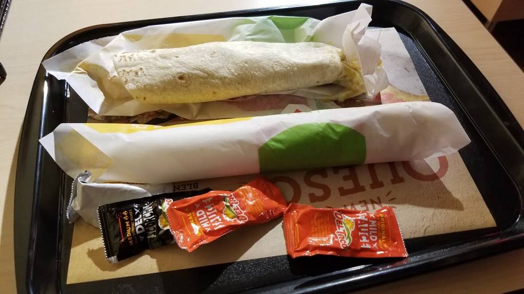 Del Taco | restaurant | 23781 El Toro Rd, Lake Forest, CA 92630, USA | 9495812254 OR +1 949-581-2254