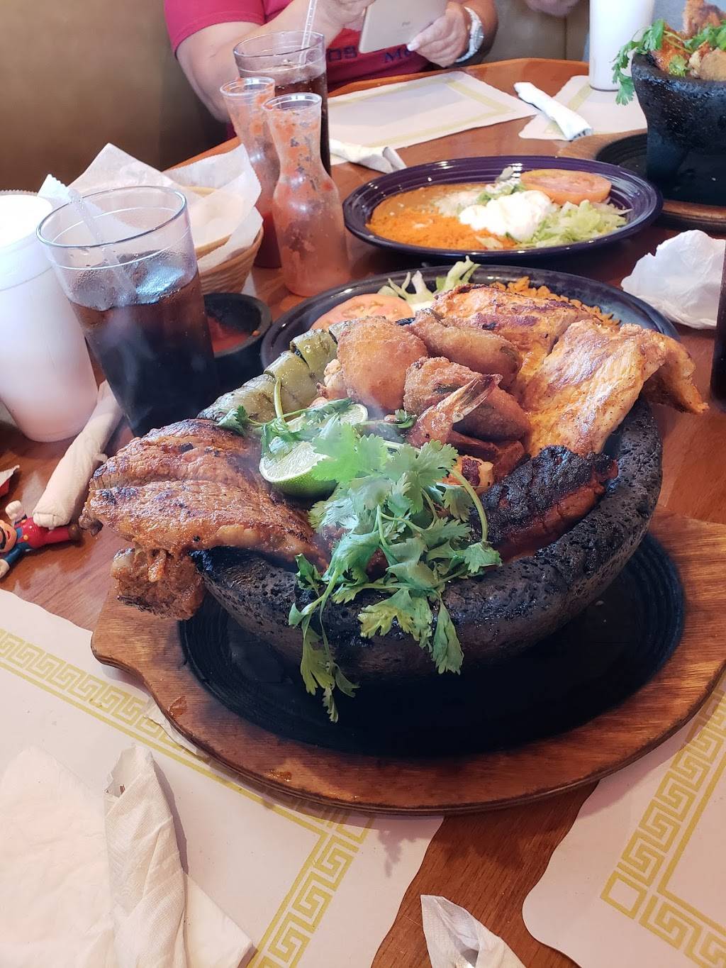 Mi Pueblo | restaurant | 7556 Ritchie Hwy, Glen Burnie, MD 21061, USA | 4105901616 OR +1 410-590-1616