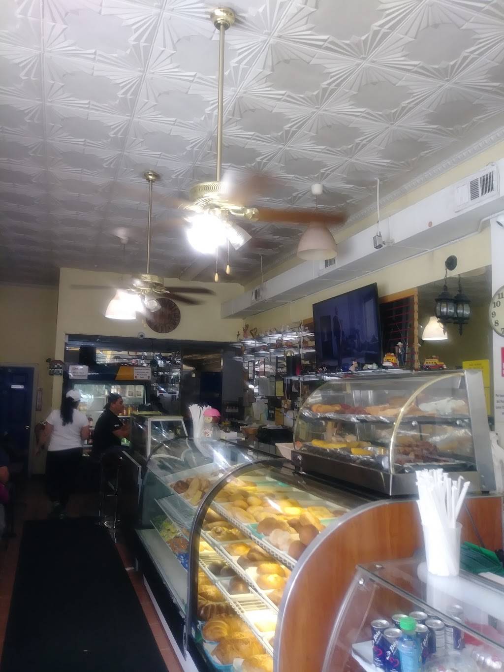 Penetros | restaurant | NY, 90-01 31st Ave, East Elmhurst, NY 11369, USA | 7186722819 OR +1 718-672-2819