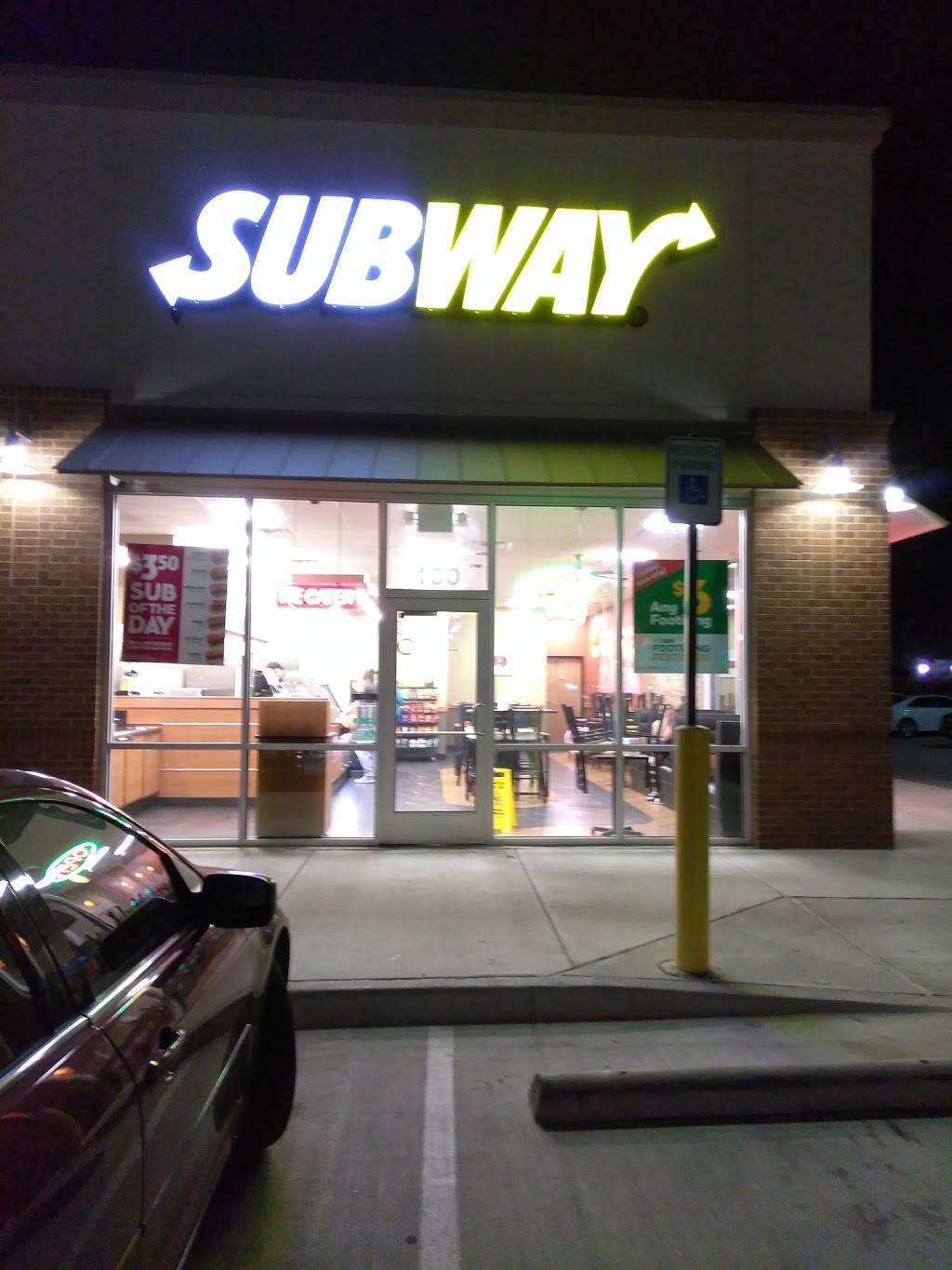 Subway Restaurants | restaurant | 116 W Parkerville Rd #400, DeSoto, TX 75115, USA | 9729205552 OR +1 972-920-5552
