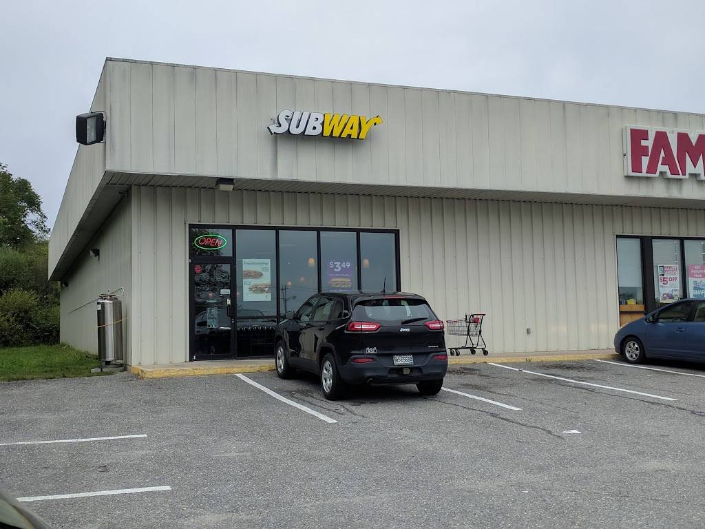 Subway | restaurant | 124 US-1, Bucksport, ME 04416, USA | 2074693382 OR +1 207-469-3382