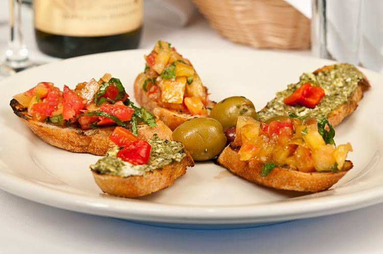 Fontanas Italian Restaurant | restaurant | 20840 Stevens Creek Blvd, Cupertino, CA 95014, USA | 4087250188 OR +1 408-725-0188