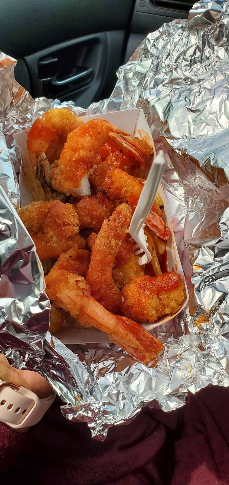 Sid Bookers Shrimp Corner | restaurant | 4600 N Broad St, Philadelphia, PA 19140, USA | 2153294455 OR +1 215-329-4455