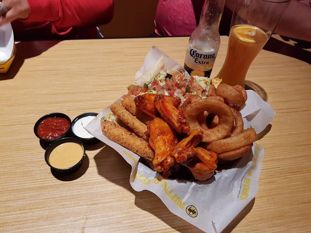 Buffalo Wild Wings | meal takeaway | 2500 Corridor Way Suite 1, Coralville, IA 52241, USA | 3193389464 OR +1 319-338-9464