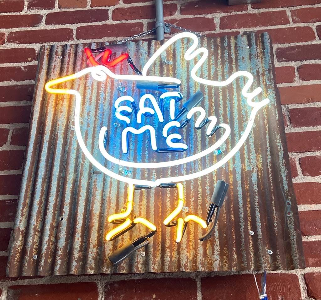 Guss World Famous Fried Chicken | restaurant | 102 N Sycamore St, Santa Ana, CA 92701, USA | 9493363936 OR +1 949-336-3936