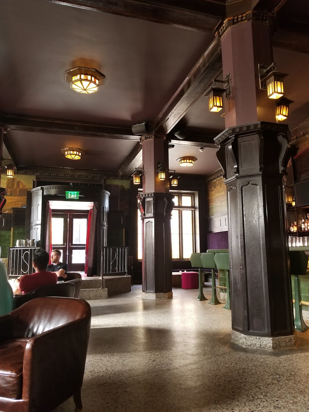 The Savoy at 21c | restaurant | 219 W 9th St, Kansas City, MO 64105, USA | 8164434260 OR +1 816-443-4260