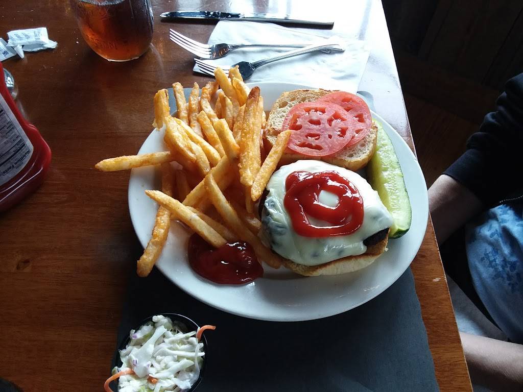 Charlton Tavern | restaurant | 745 Charlton Rd, Ballston Lake, NY 12019, USA | 5183999951 OR +1 518-399-9951