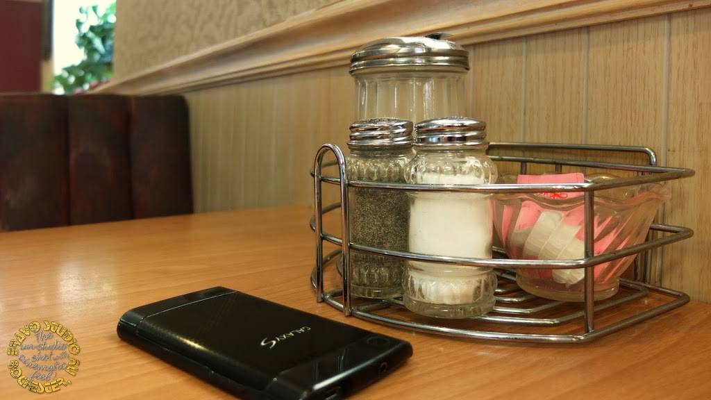 Millhouse | restaurant | 3670 Lake Rd N #1, Brockport, NY 14420, USA | 5856377050 OR +1 585-637-7050