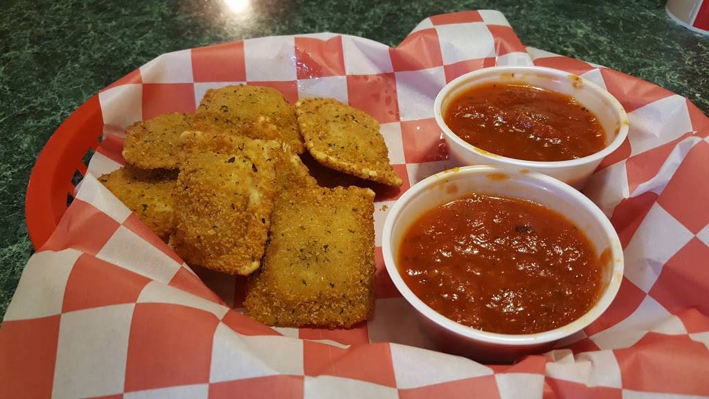 Rocky Rococo Pan Style Pizza | restaurant | 7952 Tree Ln, Madison, WI 53717, USA | 6088291444 OR +1 608-829-1444