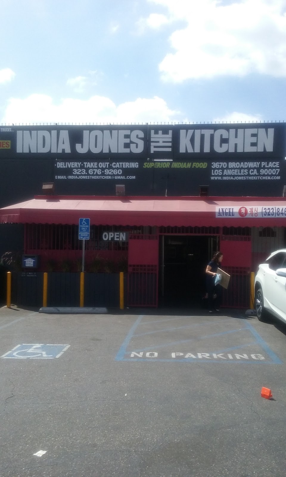 Mr Jones Red Chicken + Burgers | restaurant | 3670 Broadway Pl, Los Angeles, CA 90007, USA | 3236769260 OR +1 323-676-9260