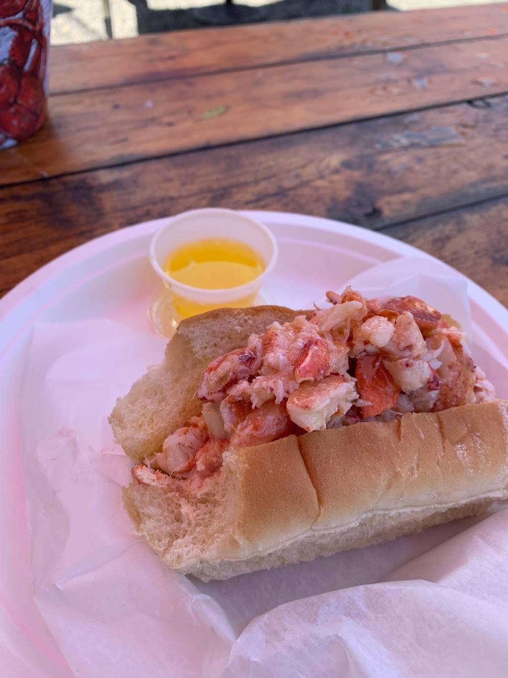 Docks Seafood | restaurant | 15 Evans St, South Portland, ME 04106, USA | 2078994433 OR +1 207-899-4433