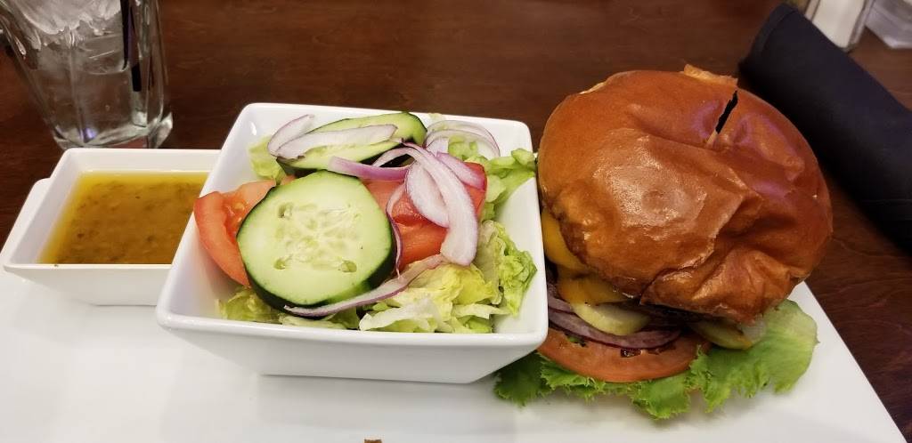 Twist Bar & Grill | restaurant | 6617 Odana Rd, Madison, WI 53719, USA | 6088330110 OR +1 608-833-0110