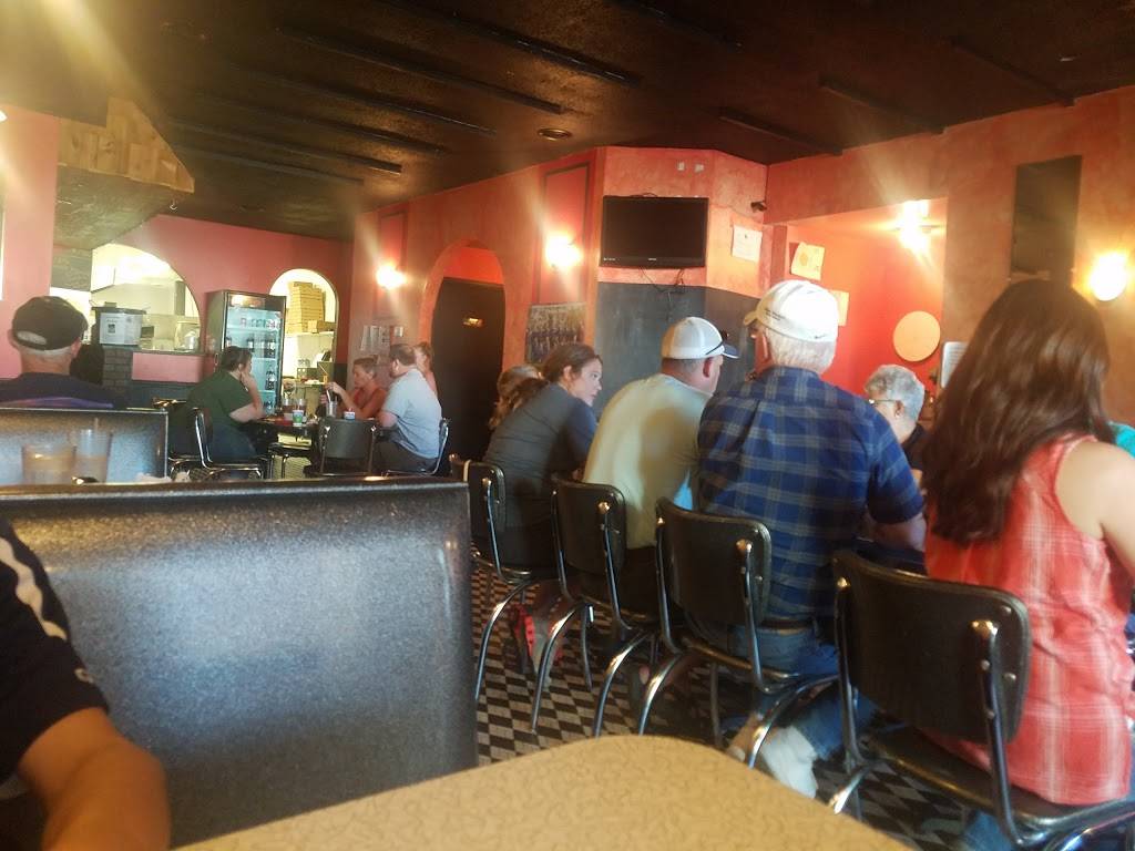 Pennys Five Star Pizza | restaurant | 1033 4th Ave, Lake Odessa, MI 48849, USA | 6163748813 OR +1 616-374-8813