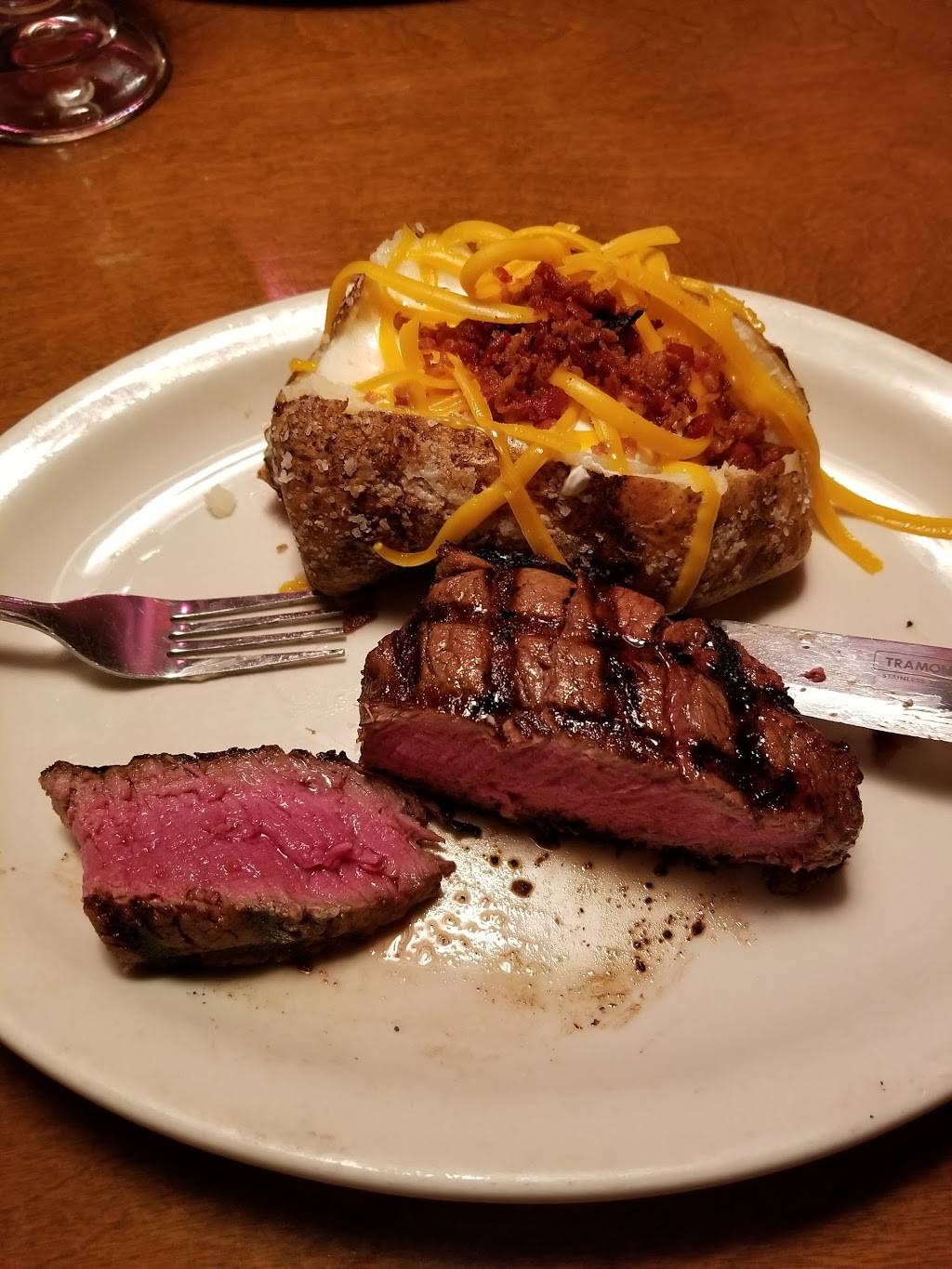 Texas Roadhouse | restaurant | 99 Garfield Ave, Cranston, RI 02920, USA | 4019441900 OR +1 401-944-1900