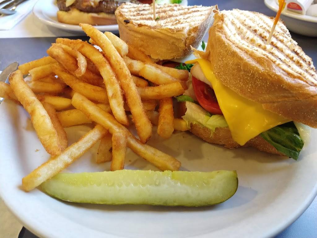 Tonys Family Restaurant | restaurant | 1515 W Pleasant Valley Rd, Cleveland, OH 44134, USA | 4408422250 OR +1 440-842-2250